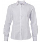 color:white